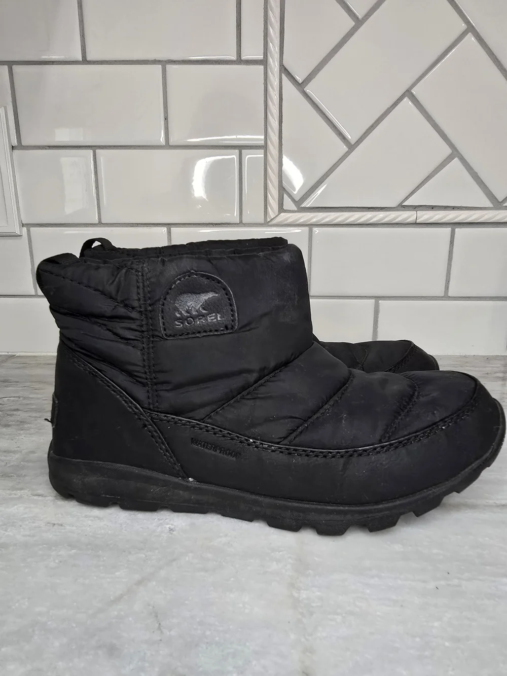 Sorel Whitney Short Waterproof Winter Snow Boots Black Women's Size 6.5